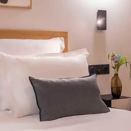 Chambre - 4P - Auteuil - Michel Ange * Paris